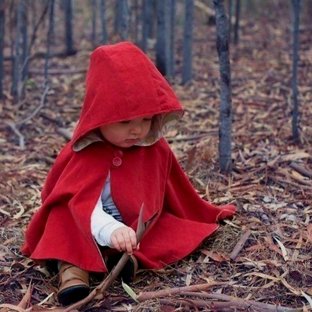 Capes/Coat - Picture 2 of 10